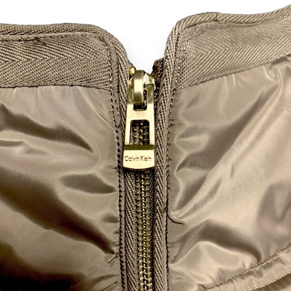 Like New Calvin Klein Performance Puffer Vest Ribbed Knit Side Panels Tan Black - Picture 8 of 15